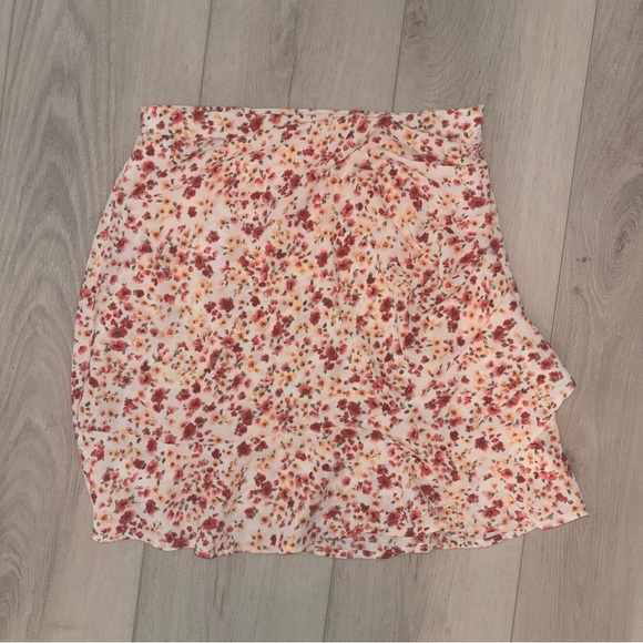 Altar'd State Dresses & Skirts - Altar’d State Floral Mini Skirt - Small
